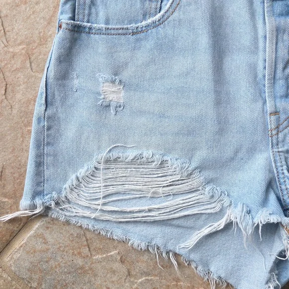 Levi's 501 Light Wash Distressed Denim Shorts W31 - Picture 4 of 13
